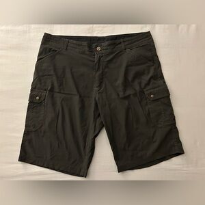 Kuhl Men’s Black Cargo 12” Shorts Size 40